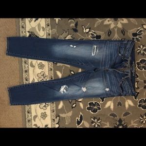 Women’s American Eagle skinny jeans